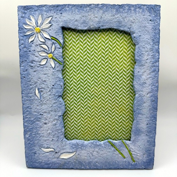 Stonewashed‎ Blue Gray Resin Daisies Flowers Portrait / Landscape Picture Frame - Picture 1 of 8
